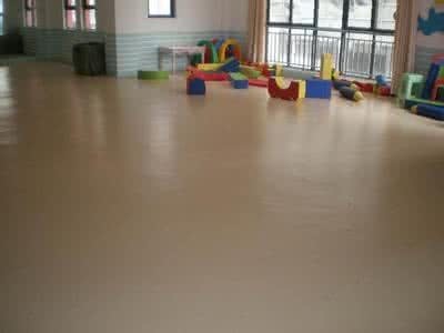 家庭用塑膠地板是否合適,優(yōu)點與缺點分析,必須知道的真相